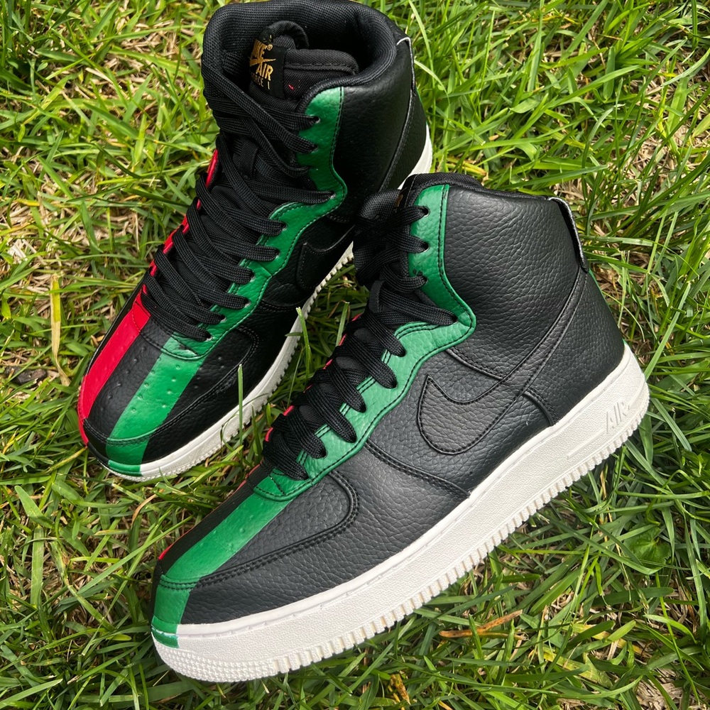 CLEAN Nike AF1 size 11.5 Womens BHM Air Force High 2018 Shoes